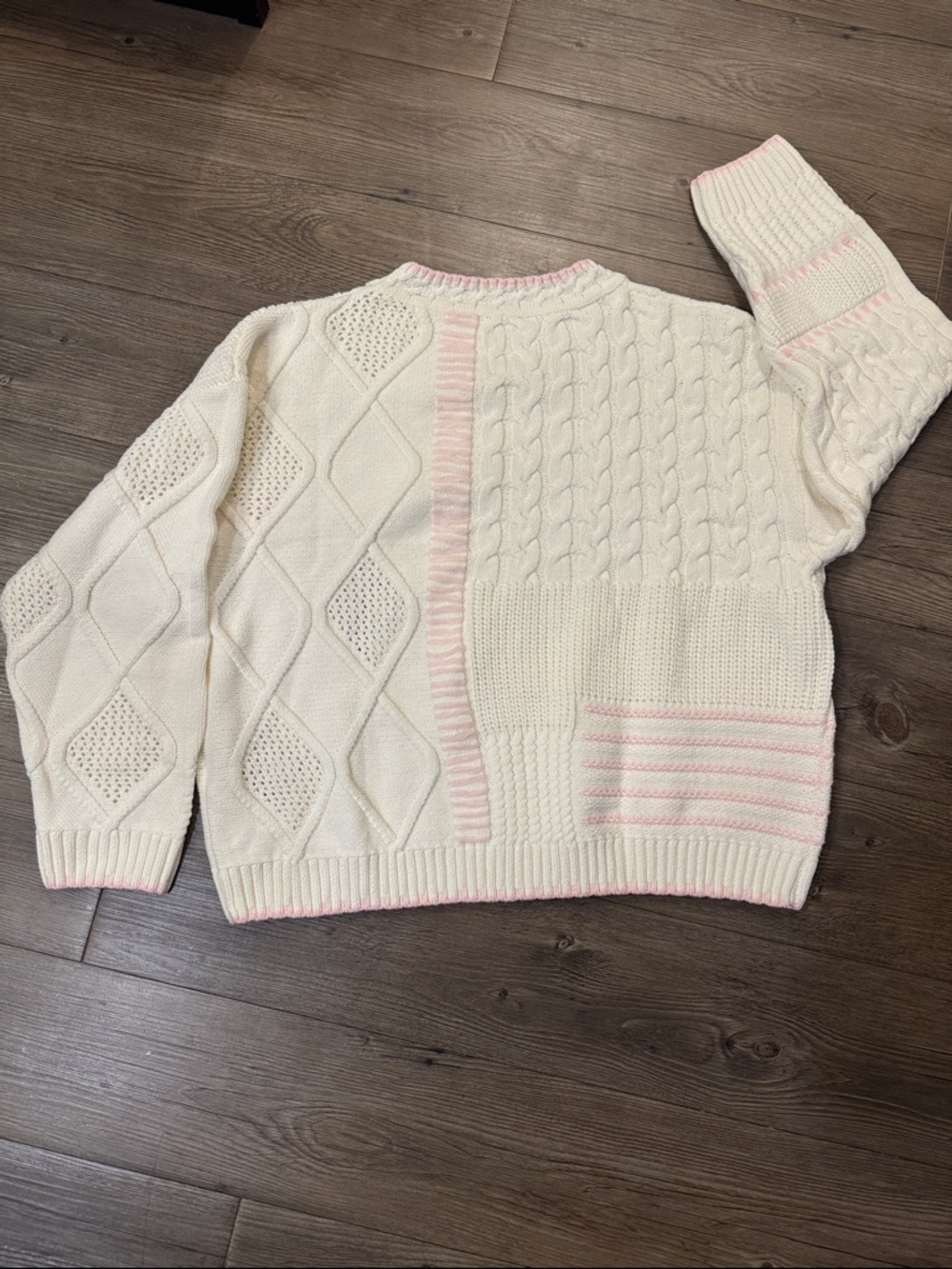 🆕 Sun-kissed Coconut Cable Knit Crewneck Sweater with Pink Trim. M/L. NWOT!🎉 - Picture 3 of 3